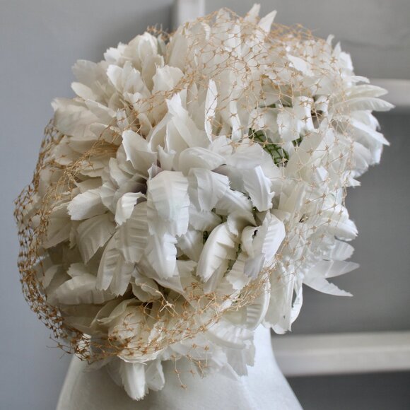 Vintage 1950's 1960's Women's Cream Color Floral Netted Pillbox Hat - Picture 2 of 5